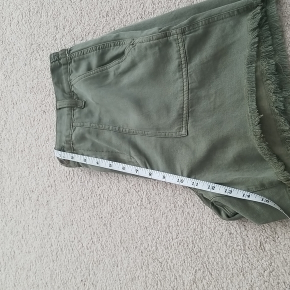 American Eagle NWOT green ram hem shorts size Medium - Picture 10 of 10
